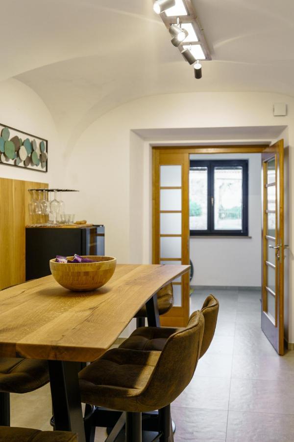 Guest House Zerjal Podnanos Eksteriør billede
